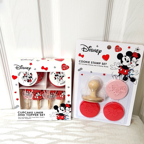 Valentine's Mickey & Minnie Cookie Stamp Set and Cupcake Topper ๐ง ๐ Set - Picture 1 of 8